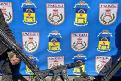 Confronto entre policiais e criminosos deixa dois mortos em Belford Roxo