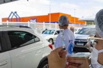 Macaé vacina população entre 41 e 48 anos contra a Covid-19; veja novas datas