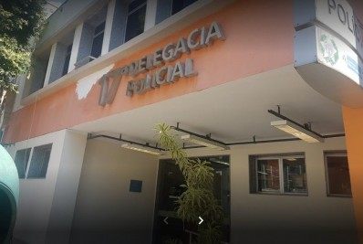 Mulher é presa por liberar veículos do depósito da Prefeitura do Rio com dados falsos 