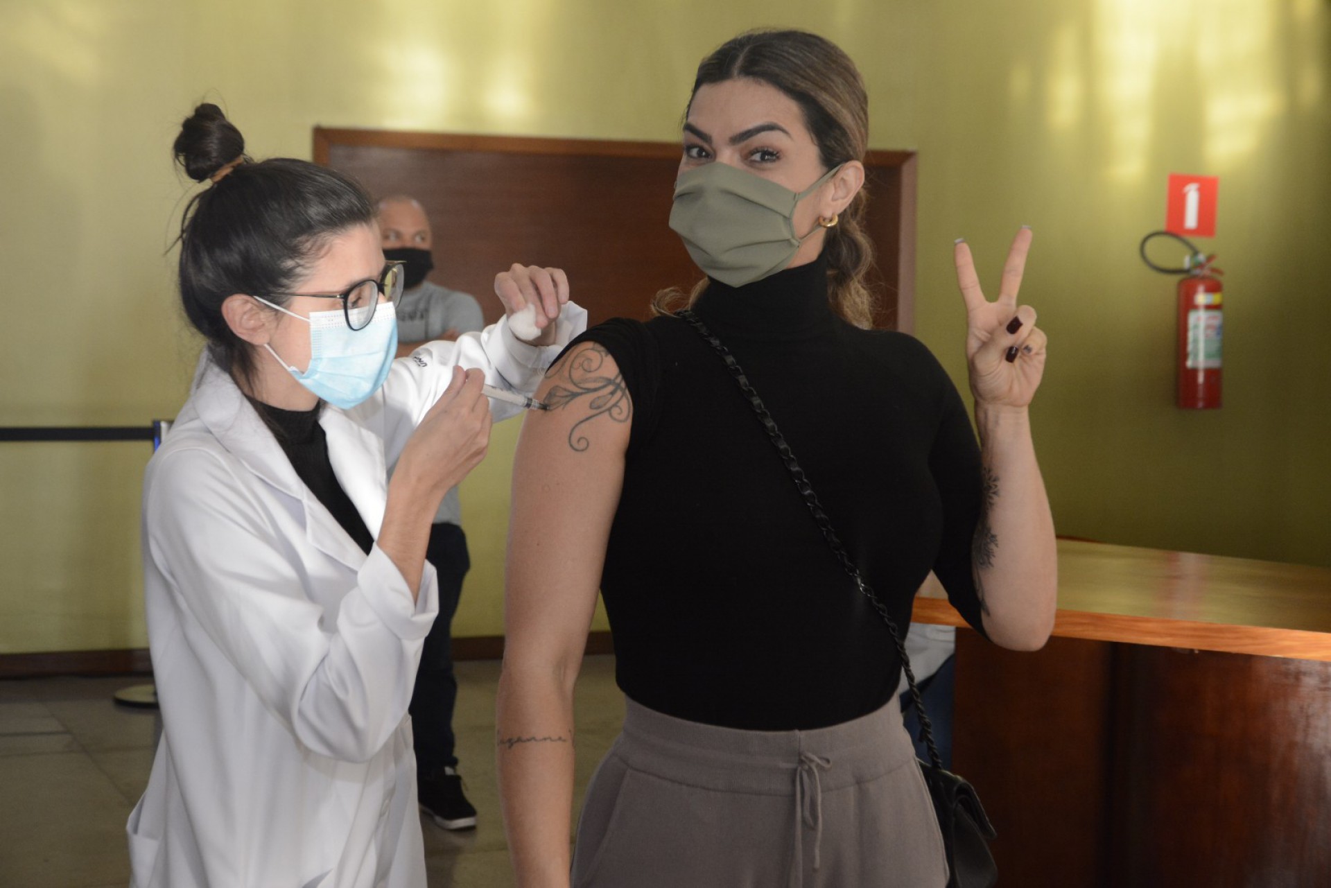 Kelly Key adianta a segunda dose da vacina contra a covid-19 - Ag. News