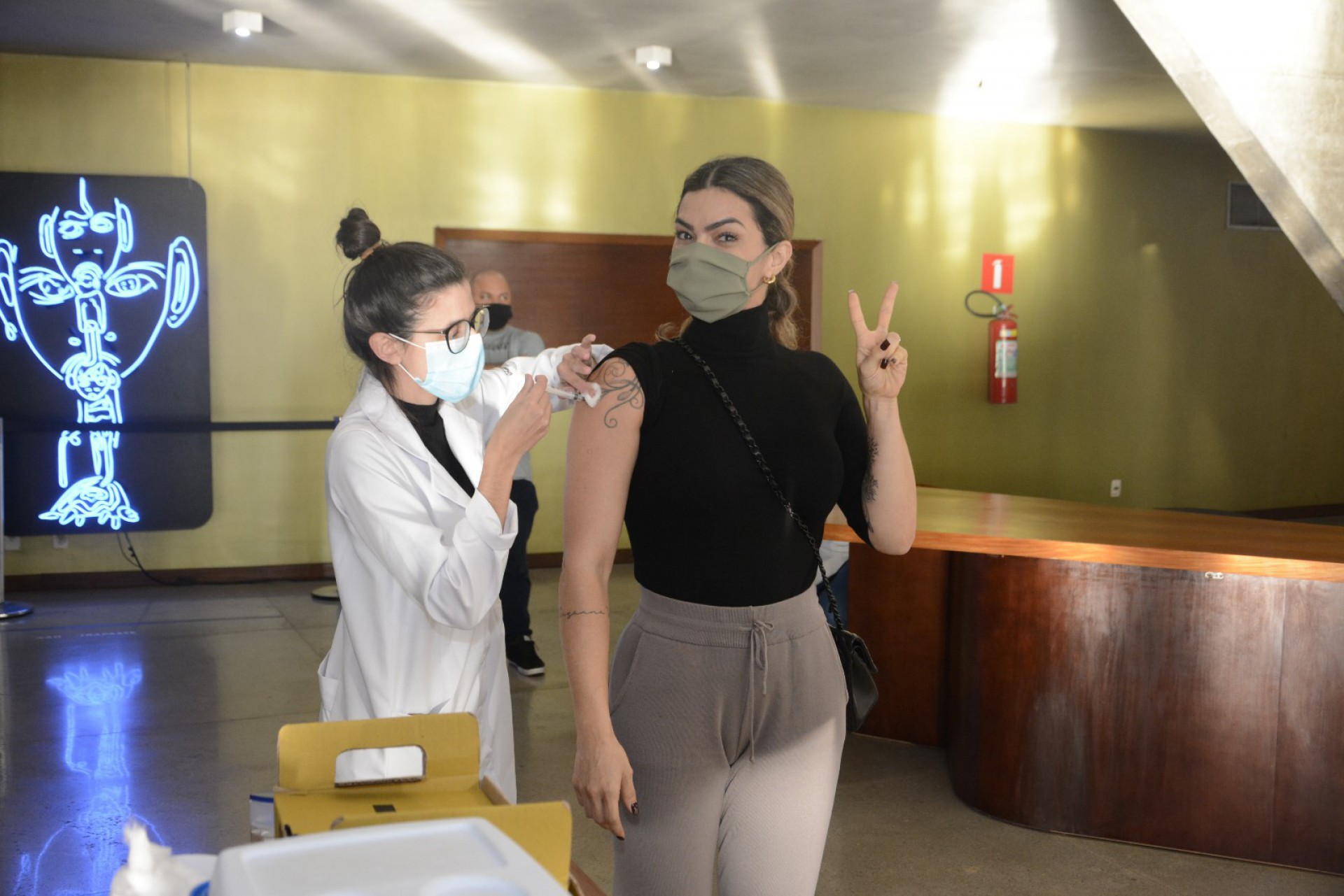 Kelly Key adianta a segunda dose da vacina contra a covid-19 - Ag. News