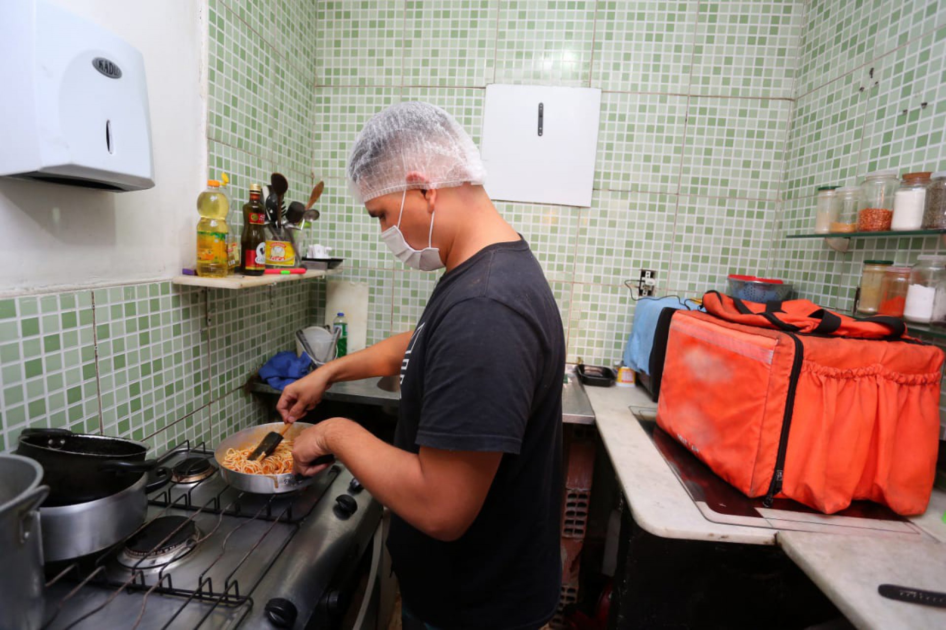 Helder Cristiano de Carvalho &eacute; um dos contemplados pela linha de cr&eacute;dito do SuperaRJ - Divulga&ccedil;&atilde;o