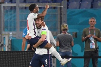Com show de Kane, Inglaterra goleia a Ucrânia por 4 a 0 e avança com moral para a semi da Eurocopa