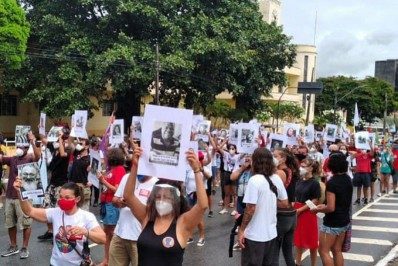 Manifestantes fazem novo protesto contra o presidente Bolsonaro neste sábado em todo o Brasil