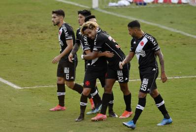 Andrey admite que Vasco tem deixado a desejar, mas ressalta: 'Estamos em constante evolução'