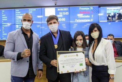 Secretário de Ordem Pública de São Gonçalo recebe medalha legislativa