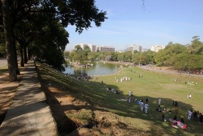 Homem é baleado na cabeça ao tentar recuperar celular roubado da sobrinha na Quinta da Boa Vista