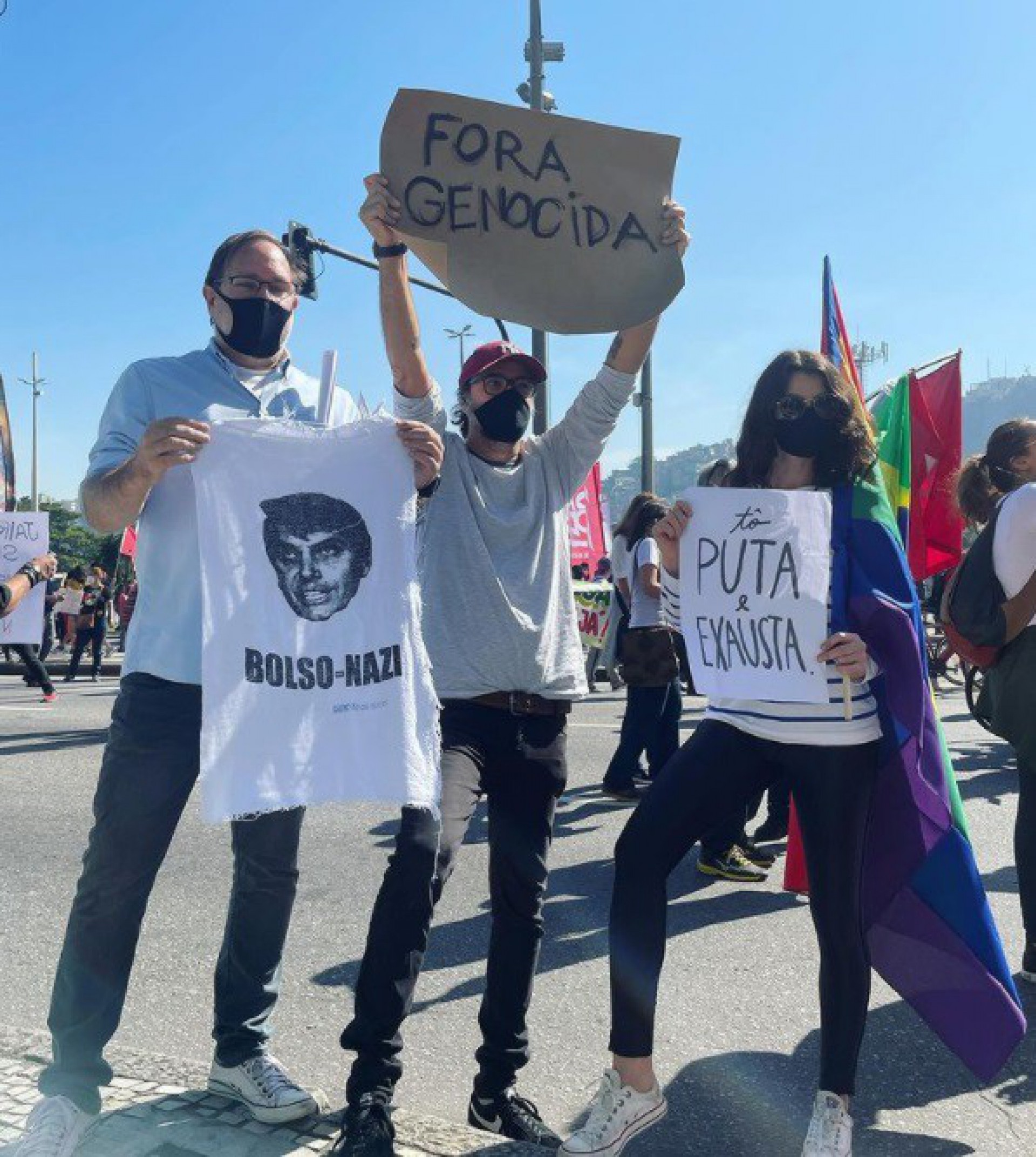 Alinne Morais em protesto contra Bolsonaro - Reprodução/Instagram