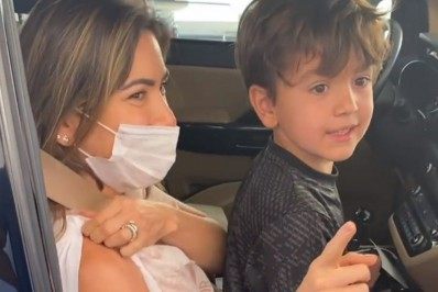 Patricia Abravanel é vacinada e web ironiza: 'Deveria tomar cloroquina'