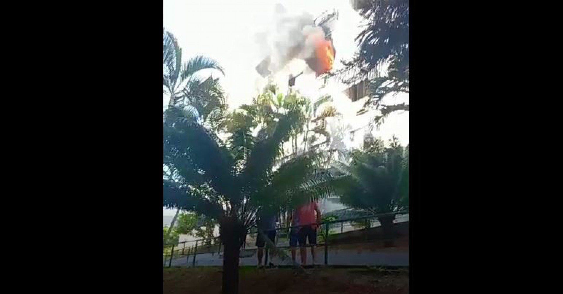 V&iacute;deo: inc&ecirc;ndio atinge apartamento no Pechincha, na Zona Oeste do Rio
