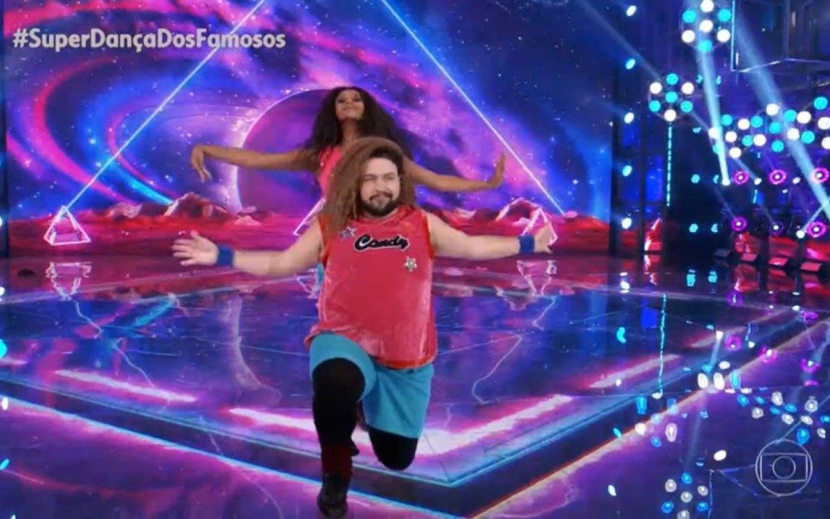 Tiago Abravanel e a professora Brennda Martins - Globo