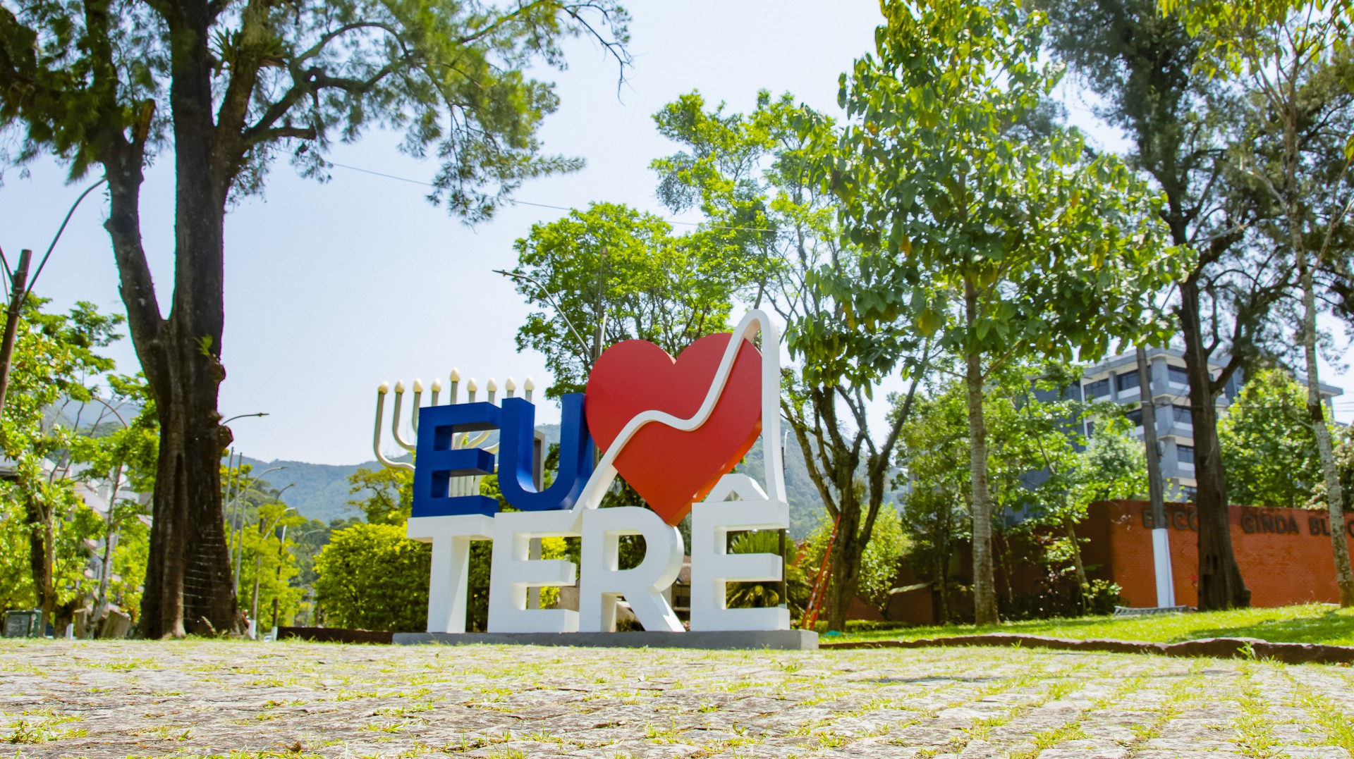 Prefeitura modifica autoriza&ccedil;&atilde;o de ingresso de ve&iacute;culos tur&iacute;sticos em Teres&oacute;polis