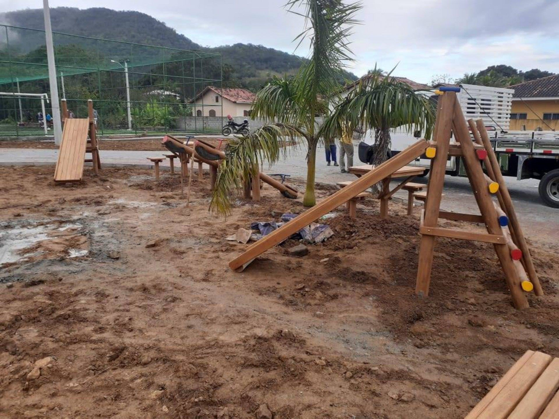 Programa "Uma Pra&ccedil;a em Cada Bairro" chega no Rio Seco, em Saquarema