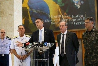 Cerca de R$ 130 milhões destinados ao SUS para o combate à pandemia bancaram gastos militares 