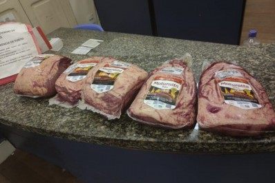 Homem é preso por furtar peças de carne em Niterói