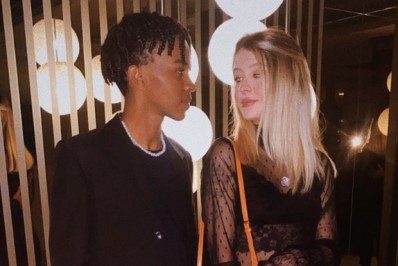 Ex-Carrosel Jean Paulo Campos posa com namorada na web: 'Ela é tipo dejavu'