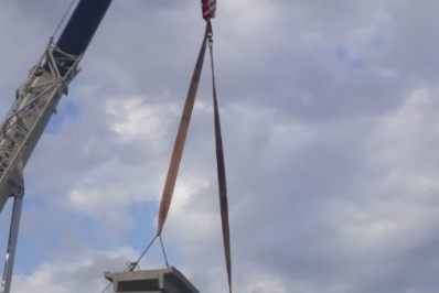 DER-RJ interdita pistas para montagem de passarela na RJ-106, em São Pedro, nesta quinta-feira (8)