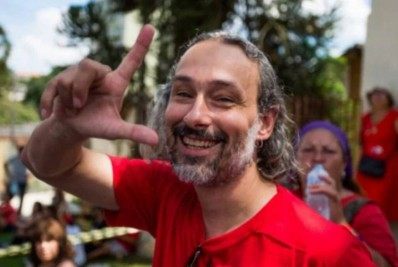 Militante preso por chamar Bolsonaro de genocida é solto pela justiça do DF