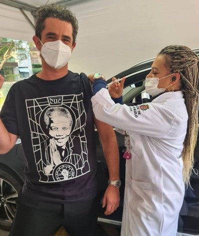 Felipe Andreoli recebe primeira dose da vacina contra covid-19 - Reprodução