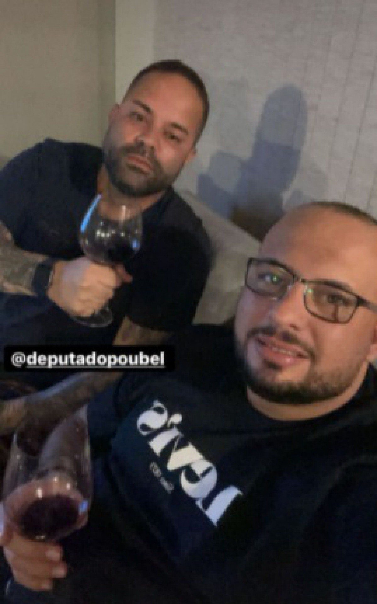 Capit&atilde;o Diogo e o deputado estadual Filippe Poubel (&agrave; esquerda)