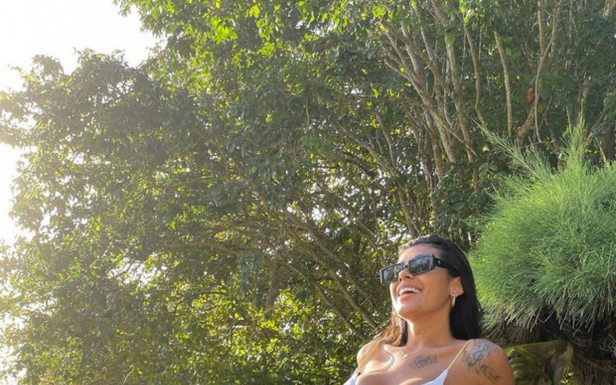 Pocah curte dias de descanso em resort no Nordeste