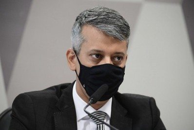 CPI da Covid: Omar Aziz manda prender Roberto Dias