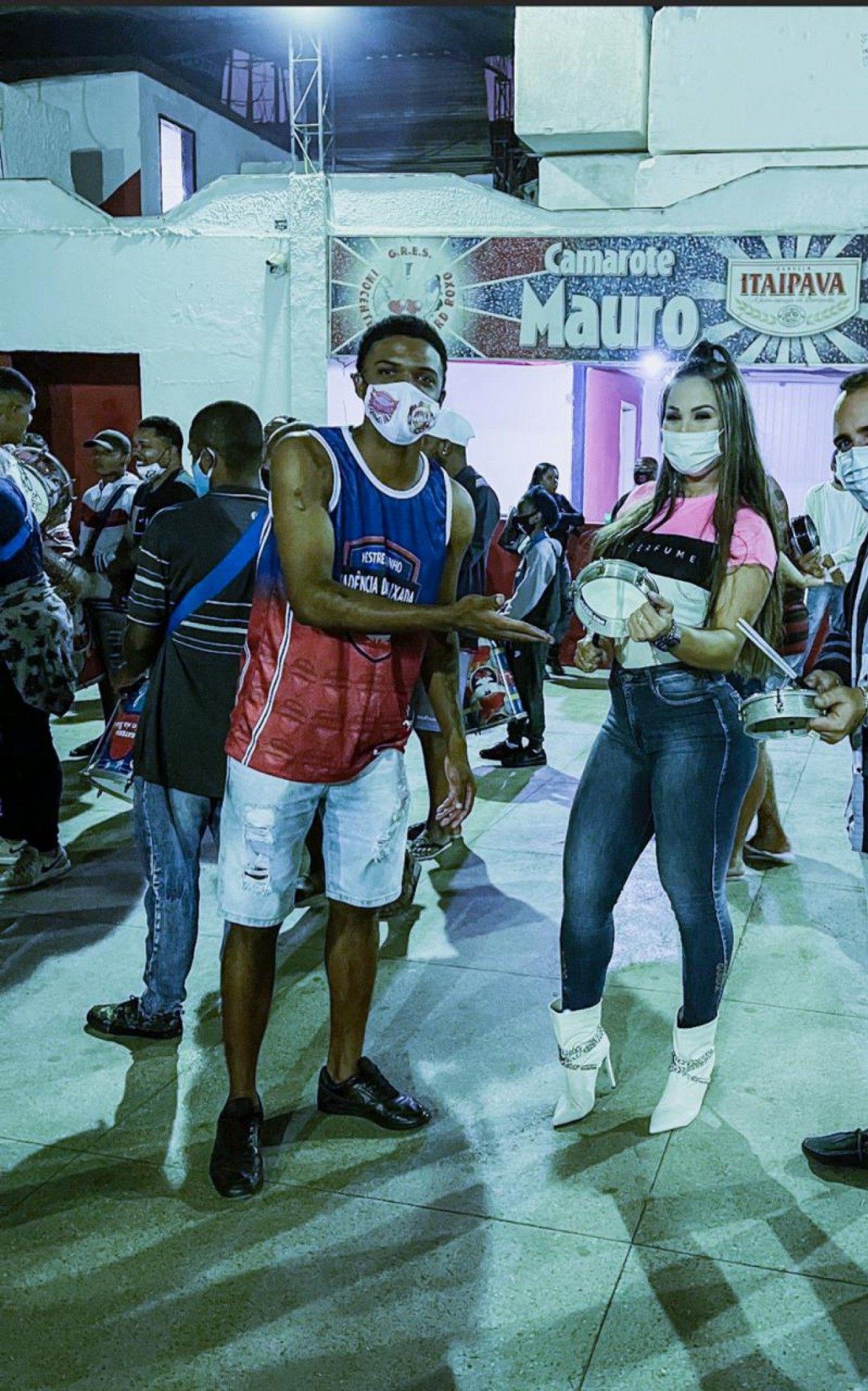 Juninho, Natalia Lage e Leandro Santoro no pontap&eacute; inicial da Oficina de Percuss&atilde;o