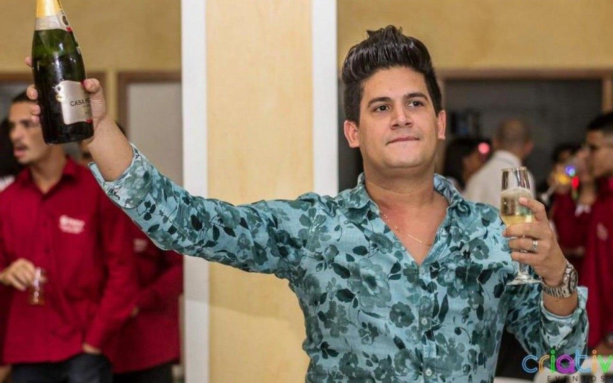 O influencer digital vem crescendo nas redes sociais, entre os vips da Baixada Fluminense e grande Rio e pontua na audiência da Tupi FM.