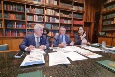 Usando palavrões, Bolsonaro diz que não vai responder questionamentos da CPI: 'Caguei'