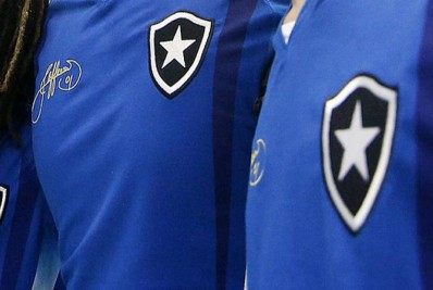 Botafogo anuncia que quarto uniforme chega em agosto