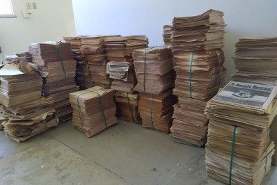 Milhares de exemplares do diário oficial lacrados são encontrados em Tanguá