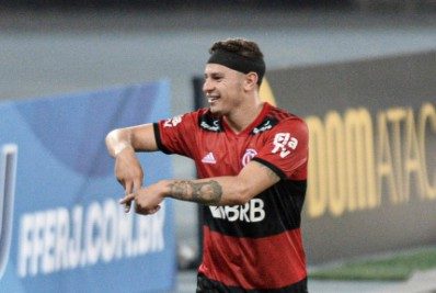 Flamengo topa emprestar, e Hugo Moura fica próximo de se acertar com Lugano 