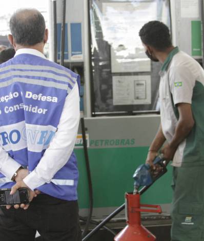 megaoperacao em posto de gasolina, nesta quinta (08). - Reginaldo