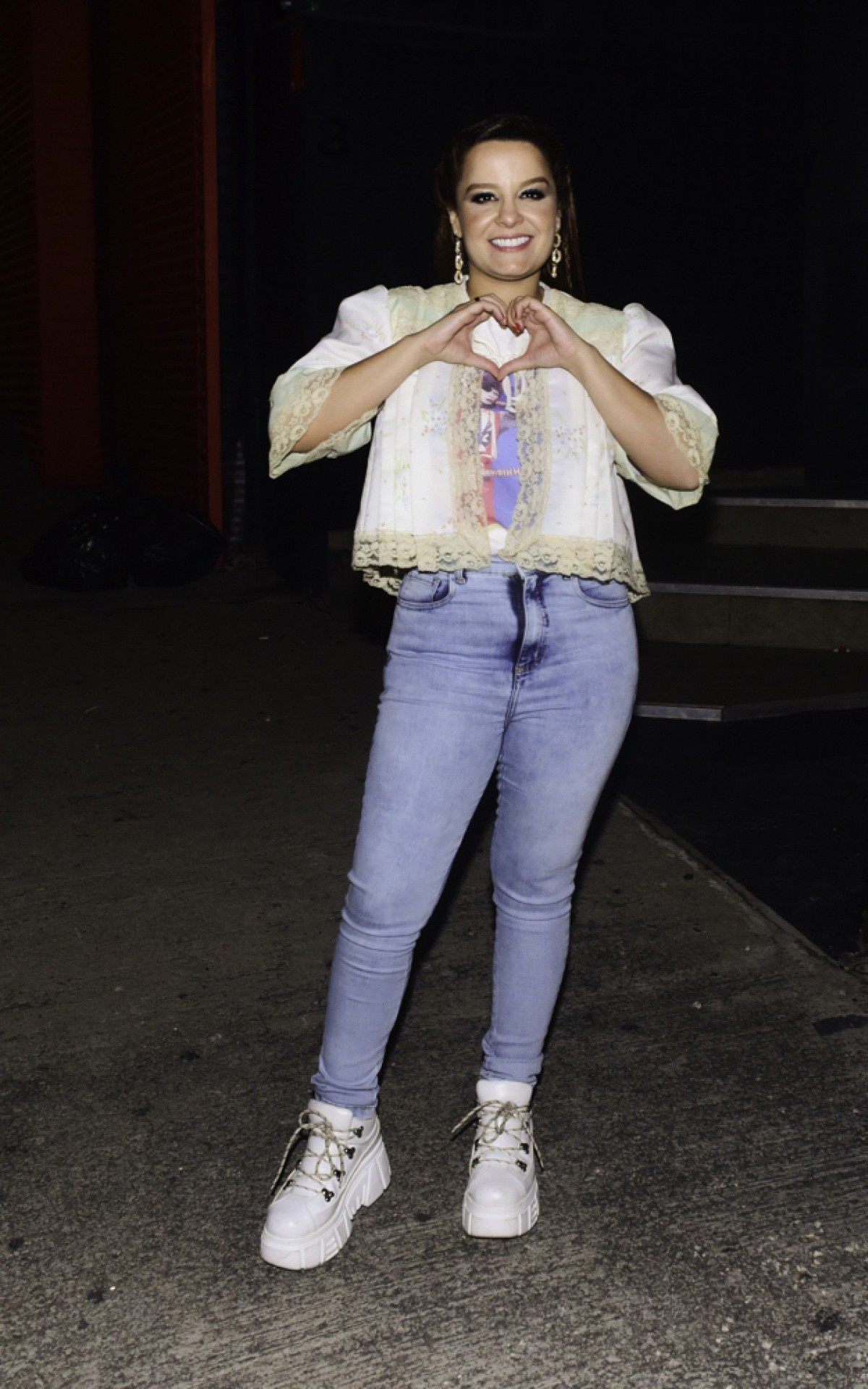 Maiara, Mara&iacute;sa, Fl&aacute;via Pavanelli, Arcrebiano e Mar&iacute;lia Mendon&ccedil;a se encontram em casa de jogos em SP