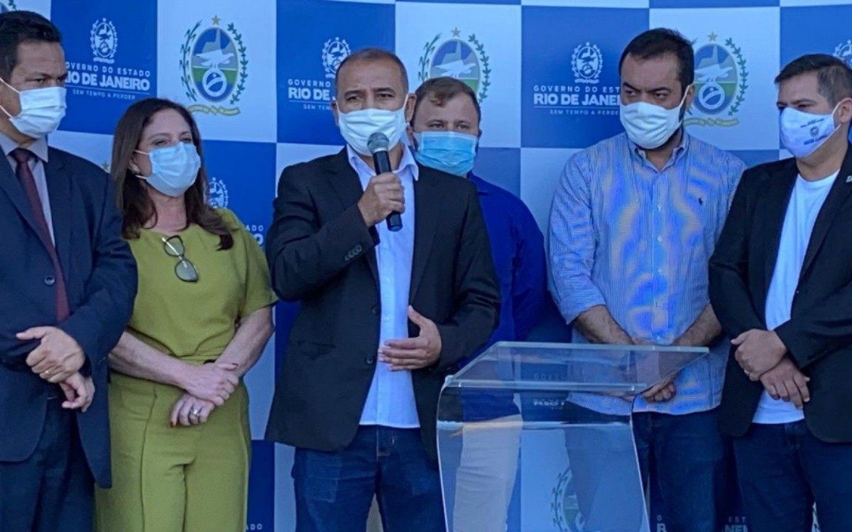 Prefeito Vantoil Martins ficou emocionado ao discursar lembrando que a promessa de campanha virou realidade 