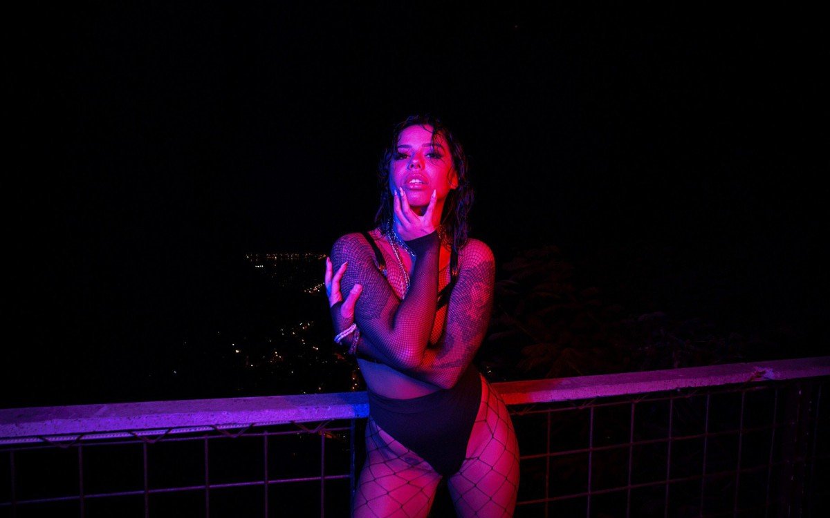 J&uacute;lia Peixoto 