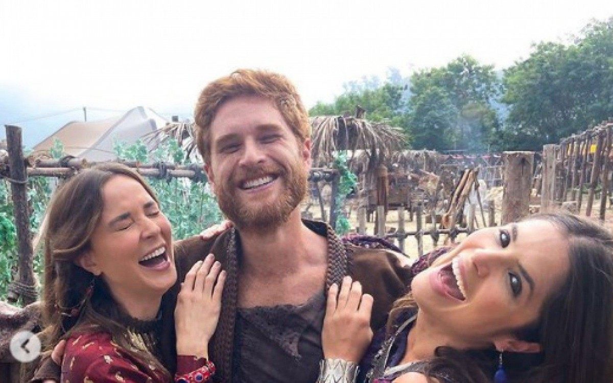 Juliana Lohmann, Cirillo Luna e Paula Jub&eacute; nos bastidores de 'G&ecirc;nesis'