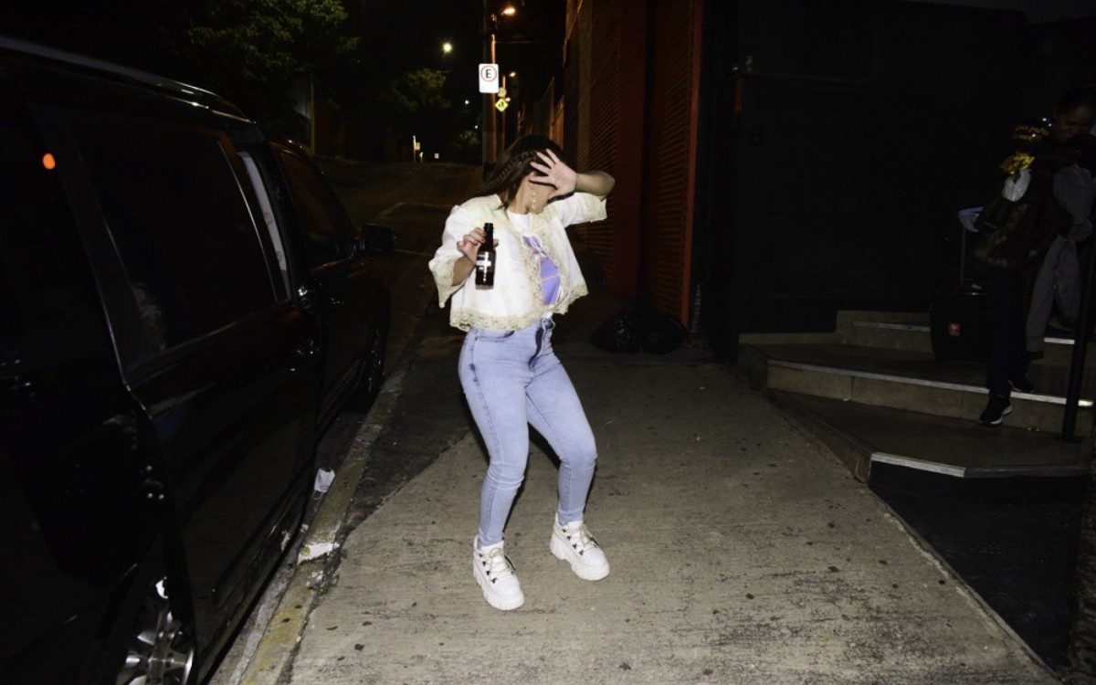 Maiara, Mara&iacute;sa, Fl&aacute;via Pavanelli, Arcrebiano e Mar&iacute;lia Mendon&ccedil;a se encontram em casa de jogos em SP