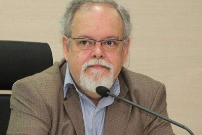 Pesquisador afirma que Bolsonaro usou Forças Armadas para enfraquecer CPI