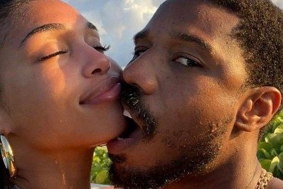 Michael B Jordan posa em clima quente com a namorada