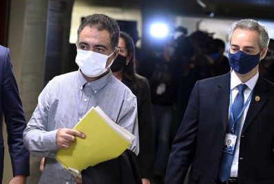 CPI da Covid: servidor do Ministério da Saúde diz que havia muito erro de grafia na primeira 'invoice'