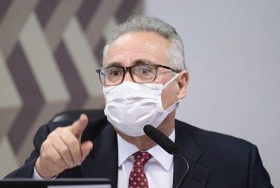 Renan Calheiros afirma que Barroso foi vítima de 'surto autoritário' e 'desespero' de Bolsonaro