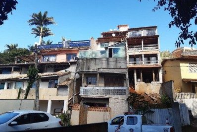 Defesa Civil em ação no alto de Búzios 