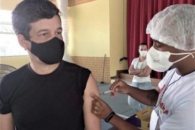 Araruama vacina mais 70% da população com primeira dose contra a Covid-19 