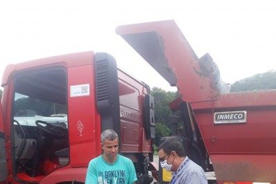 Posto Móvel do Ipem-RJ ajuda caminhoneiros de carga a obter certificado