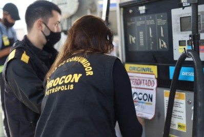 Procon Petrópolis flagra combustível com índice de etanol acima do permitido