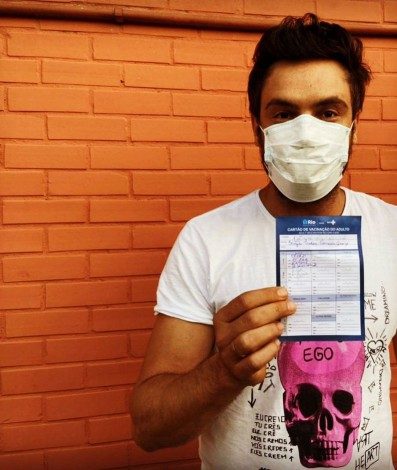 Sergio GuizÃ© Ã© vacinado contra a covid-19 - ReproduÃ§Ã£o