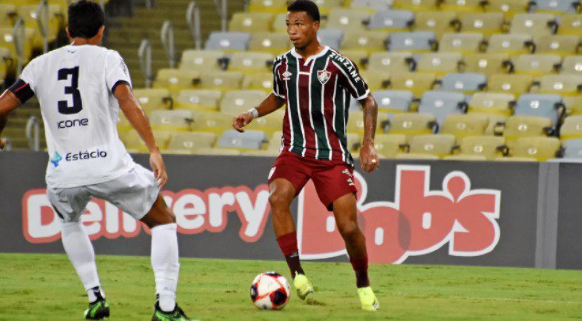 Com car&ecirc;ncia no setor, Fluminense vai integrar meia de 20 anos ao grupo principal