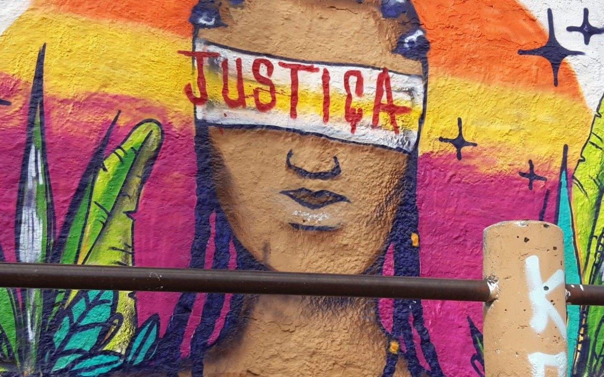 Artes em grafite foram feitas nos muros do Complexo do Lins em homenagem a Kathlen Romeu. O objetivo da a&ccedil;&atilde;o &eacute; preservar a mem&oacute;ria da jovem designer de interiores
