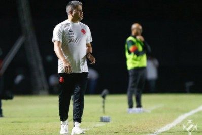Cabo exalta vitória do Vasco sobre Sampaio Corrêa e elogia 'solidez defensiva'